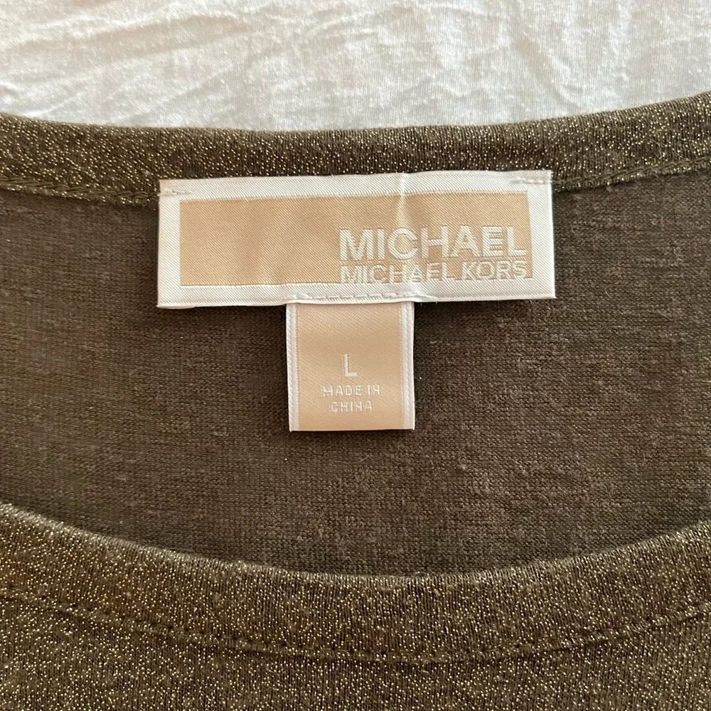 Michael Kors Long Sleeve Cold Shoulder w/Gold Chain Link Top - L - Picture 3 of 4